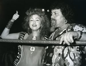 Cyndi Lauper, Lou Albano 1986, NY 9.jpg